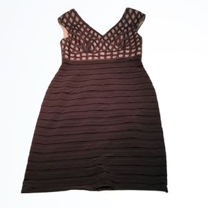 Adrianna Papell Black Beige Bodycon Slimming VNeck Below The Knee Dress Size 6